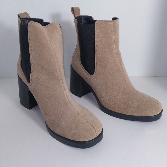 Steve Madden Match Suede Taupe Chelsea Ankle Boots Women's Size- 11 - Picture 7 of 7